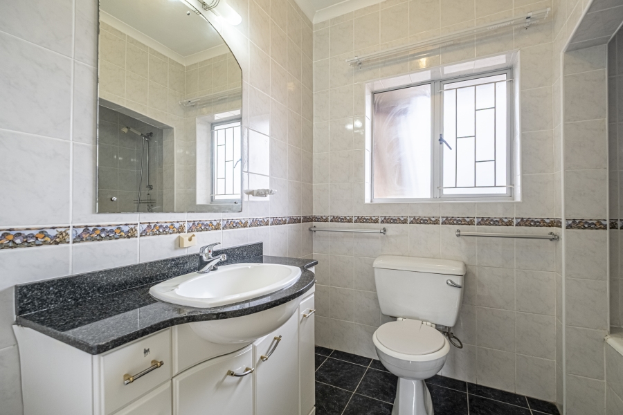 4 Bedroom Property for Sale in Summerstrand Eastern Cape